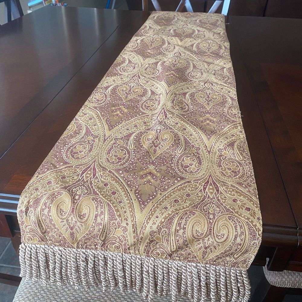 Table runner